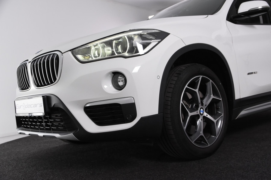 BMW X1 sDrive20i High Executive *Leer*Ambiente*Trekhaak*