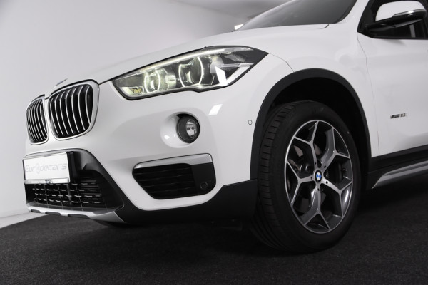 BMW X1 sDrive20i High Executive *Leer*Ambiente*Trekhaak*