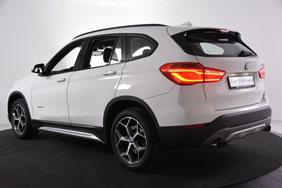 BMW X1 sDrive20i High Executive *Leer*Ambiente*Trekhaak*