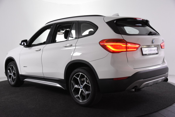 BMW X1 sDrive20i High Executive *Leer*Ambiente*Trekhaak*