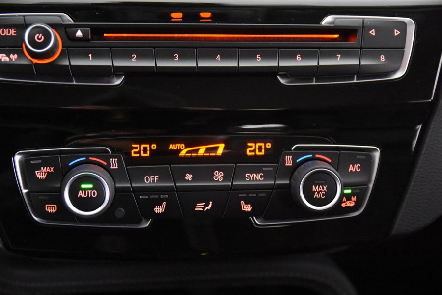 BMW X1 sDrive20i High Executive *Leer*Ambiente*Trekhaak*