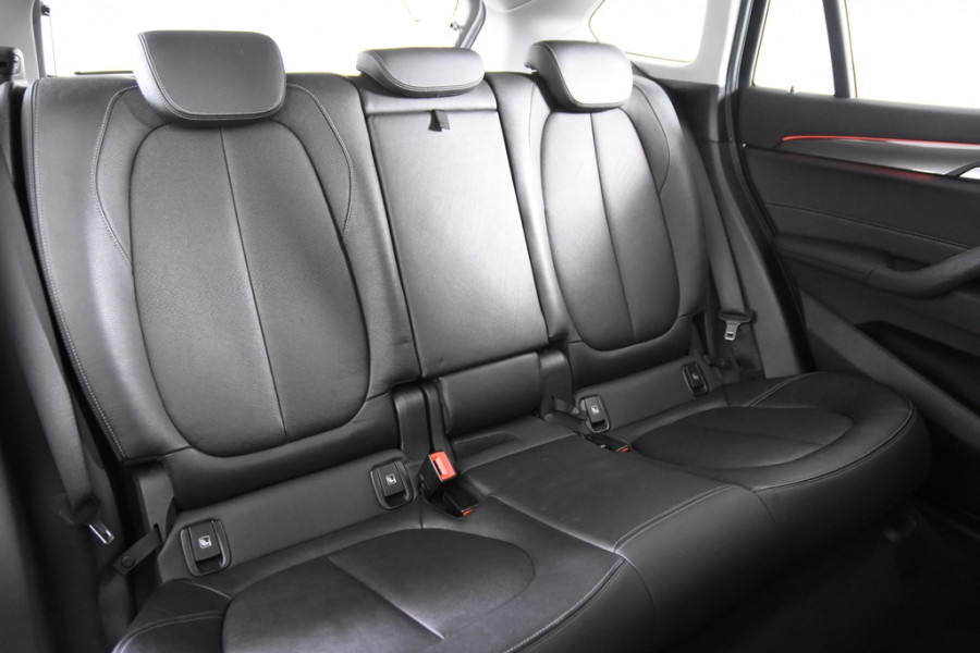 BMW X1 sDrive20i High Executive *Leer*Ambiente*Trekhaak*
