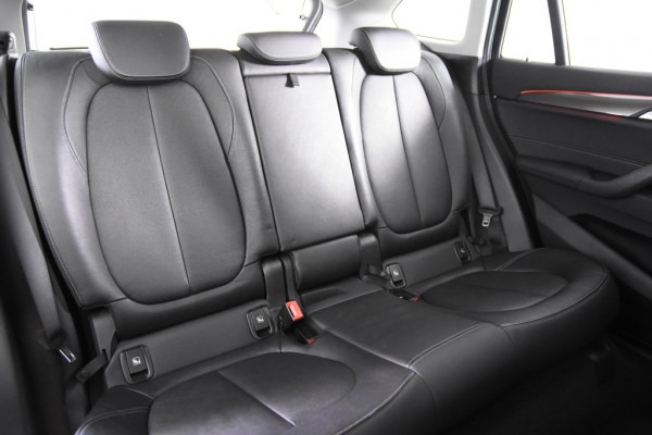 BMW X1 sDrive20i High Executive *Leer*Ambiente*Trekhaak*