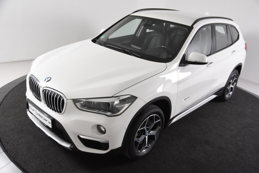 BMW X1 sDrive20i High Executive *Leer*Ambiente*Trekhaak*