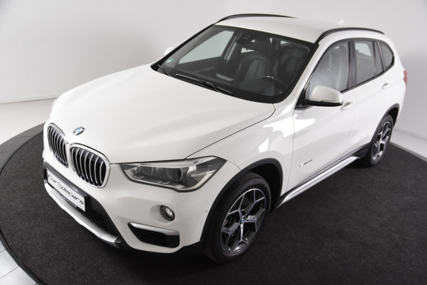 BMW X1 sDrive20i High Executive *Leer*Ambiente*Trekhaak*