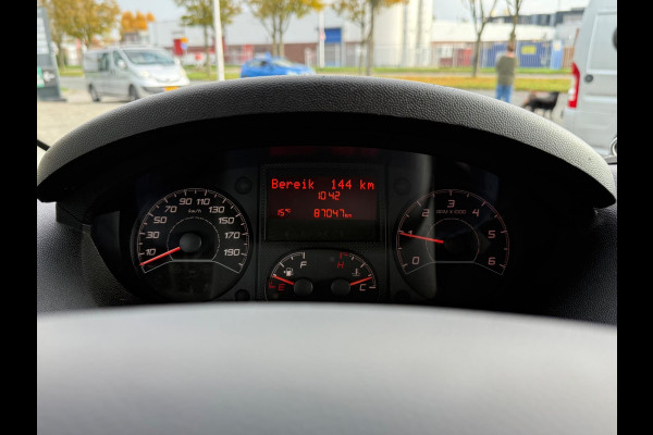 Peugeot Boxer 330 2.2 BlueHDi 120 L2H2 Premium, Trekhaak + Imperiaal