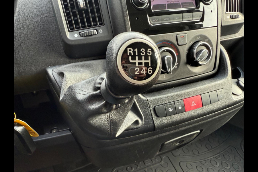 Peugeot Boxer 330 2.2 BlueHDi 120 L2H2 Premium, Trekhaak + Imperiaal