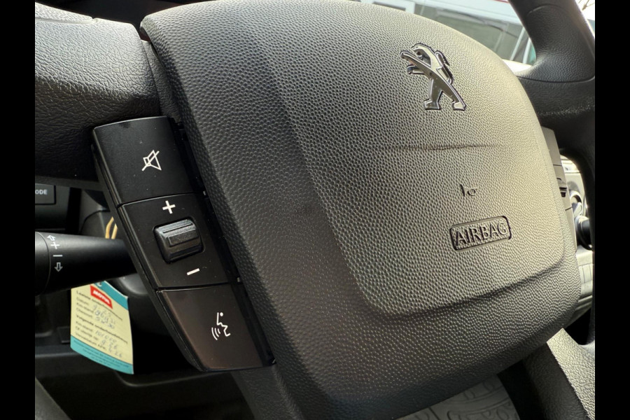 Peugeot Boxer 330 2.2 BlueHDi 120 L2H2 Premium, Trekhaak + Imperiaal