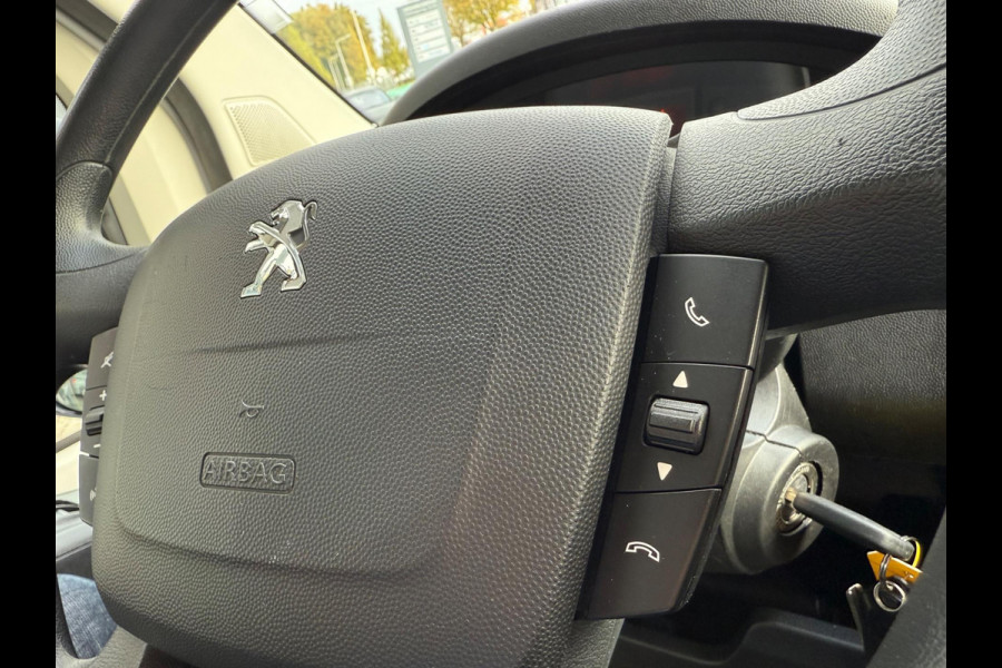 Peugeot Boxer 330 2.2 BlueHDi 120 L2H2 Premium, Trekhaak + Imperiaal