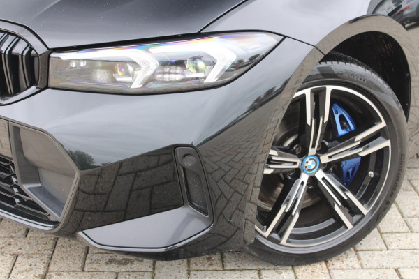 BMW 3 Serie Touring 330e xDrive M-Sport Pro Facelift | Pano | ACC | Memory | Elek. Trekhaak BMW 3 Serie Touring 330e xDrive M-Sport Pro Facelift | Pano | ACC | Memory | Elek. Trekhaak