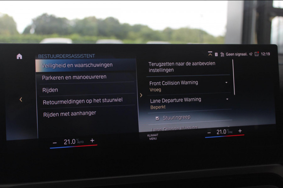 BMW 3 Serie Touring 330e xDrive M-Sport Pro Facelift | Pano | ACC | Memory | Elek. Trekhaak BMW 3 Serie Touring 330e xDrive M-Sport Pro Facelift | Pano | ACC | Memory | Elek. Trekhaak