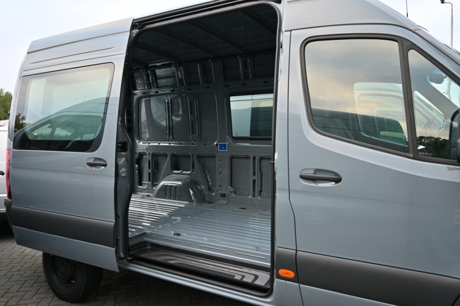 Mercedes-Benz Sprinter 319 CDI 4x4 L2H2 Pro HD Distronic, Draaistoelen, LED, Electrische schuifdeur