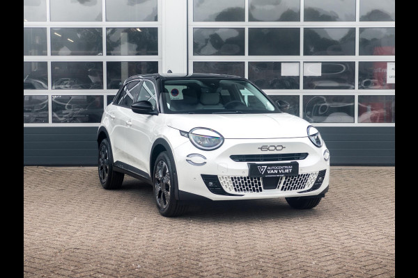 Fiat 600 1.2 Hybrid La Prima | Full Option | Bicolore | Uit voorraad leverbaar ! Fiat 600 1.2 Hybrid La Prima | Full Option | Bicolore | Uit voorraad leverbaar !