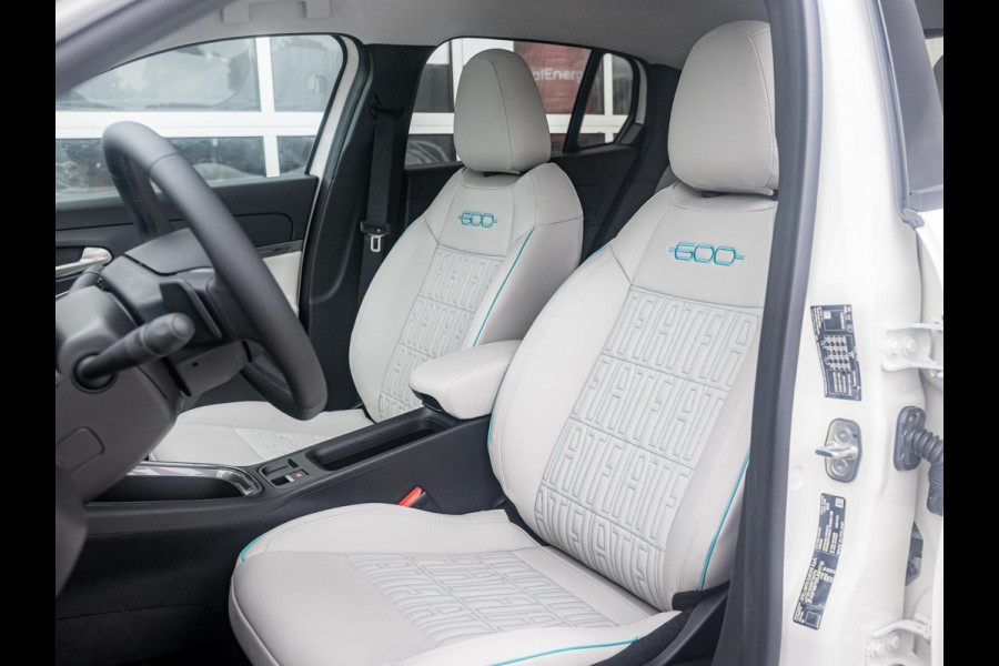 Fiat 600 1.2 Hybrid La Prima | Full Option | Bicolore | Uit voorraad leverbaar ! Fiat 600 1.2 Hybrid La Prima | Full Option | Bicolore | Uit voorraad leverbaar !