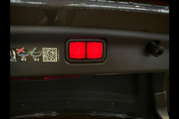 Mercedes-Benz C-Klasse 300e Avantgarde-MEMORY-DISTRONIC-360 CAMERA-KEYLESS-COMPLEET