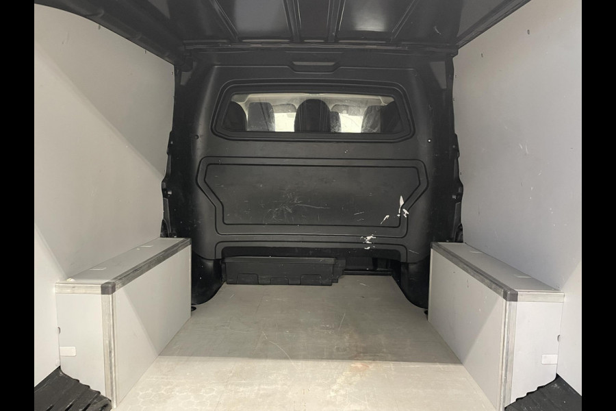 Peugeot Expert 2.0 BlueHDI 180pk Automaat Dubbele Cabine | Navigatie | Airco | Climate Control | 3 zits | Parkeer sensoren | Trekhaak Peugeot Expert 2.0 BlueHDI 180pk Automaat Dubbele Cabine | Navigatie | Airco | Climate Control | 3 zits | Parkeer sensoren | Trekhaak