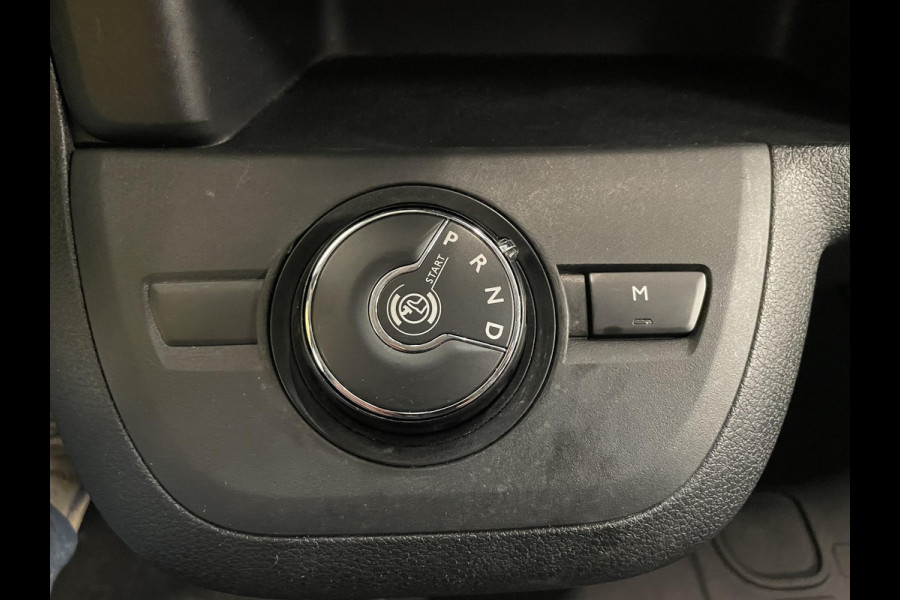 Peugeot Expert 2.0 BlueHDI 180pk Automaat Dubbele Cabine | Navigatie | Airco | Climate Control | 3 zits | Parkeer sensoren | Trekhaak Peugeot Expert 2.0 BlueHDI 180pk Automaat Dubbele Cabine | Navigatie | Airco | Climate Control | 3 zits | Parkeer sensoren | Trekhaak