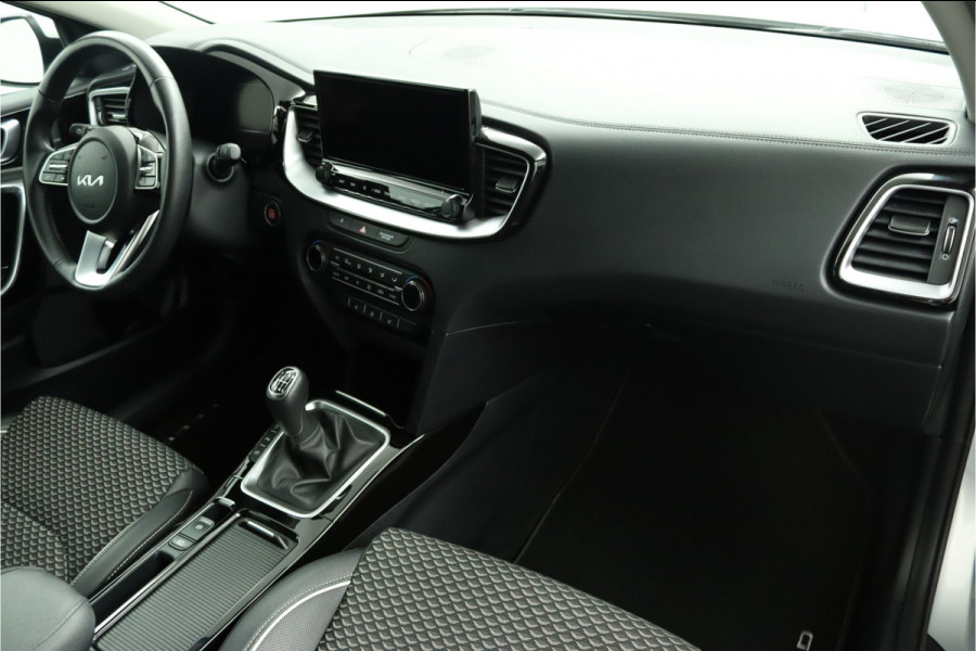 Kia Ceed Sportswagon 1.5 T-GDi DynamicPlusLine - Navigatie - LED Koplampen - Stoel/Stuurverwarming - Climate Control - Cruise Control - Fabrieksgarantie Tot 2031 Kia Ceed Sportswagon 1.5 T-GDi DynamicPlusLine - Navigatie - LED Koplampen - Stoel/Stuurverwarming - Climate Control - Cruise Control - Fabrieksgarantie Tot 2031