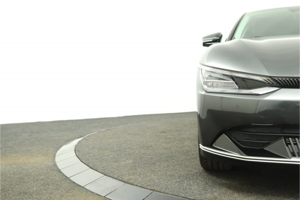 Kia Ev6 Edition Advanced 77.4 kWh - Matrix LED Koplampen - Kunst Lederen Bekleding - Adaptief Cruise Control - Climate Control - Fabrieksgarantie Tot 2031