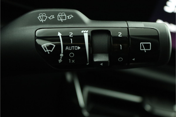 Kia Niro EV DynamicPlusLine 64.8 kWh - LED Koplampen - Schuif-/Kanteldak - Stoel/Stuurverwarming - Kunst Lederen Bekleding - Navigatie - Fabrieksgarantie Tot 2031