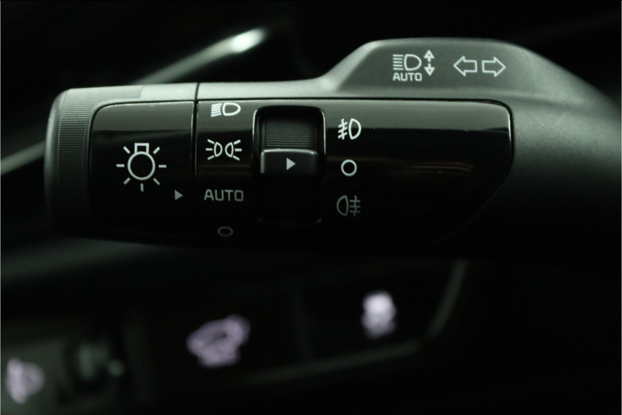 Kia Niro EV DynamicPlusLine 64.8 kWh - LED Koplampen - Schuif-/Kanteldak - Stoel/Stuurverwarming - Kunst Lederen Bekleding - Navigatie - Fabrieksgarantie Tot 2031