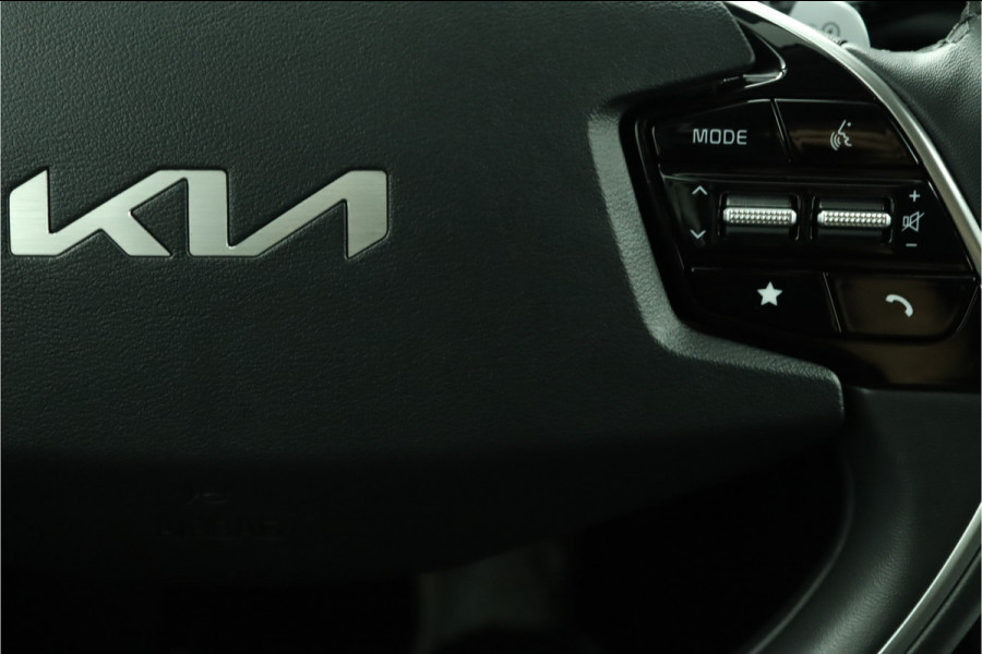 Kia Niro EV DynamicPlusLine 64.8 kWh - LED Koplampen - Schuif-/Kanteldak - Stoel/Stuurverwarming - Kunst Lederen Bekleding - Navigatie - Fabrieksgarantie Tot 2031
