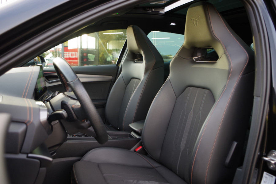 CUPRA Formentor 1.4 e-Hybrid 245 PK VZ Copper Edition PHEV, Panoramadak, Kuipstoelen, Carplay, Camera