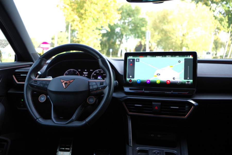 CUPRA Formentor 1.4 e-Hybrid 245 PK VZ Copper Edition PHEV, Panoramadak, Kuipstoelen, Carplay, Camera
