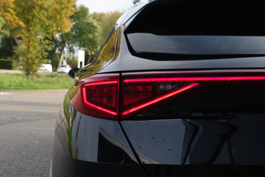 CUPRA Formentor 1.4 e-Hybrid 245 PK VZ Copper Edition PHEV, Panoramadak, Kuipstoelen, Carplay, Camera