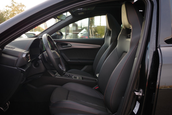 CUPRA Formentor 1.4 e-Hybrid 245 PK VZ Copper Edition PHEV, Panoramadak, Kuipstoelen, Carplay, Camera