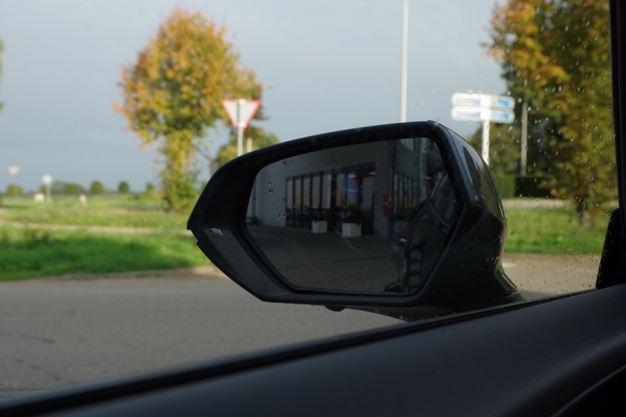 CUPRA Formentor 1.4 e-Hybrid 245 PK VZ Copper Edition PHEV, Panoramadak, Kuipstoelen, Carplay, Camera