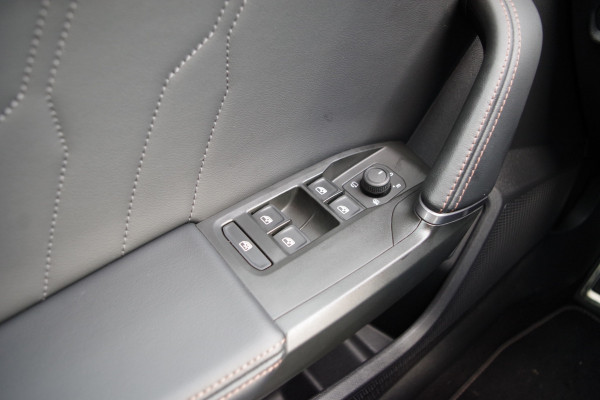 CUPRA Formentor 1.4 e-Hybrid 245 PK VZ Copper Edition PHEV, Panoramadak, Kuipstoelen, Carplay, Camera