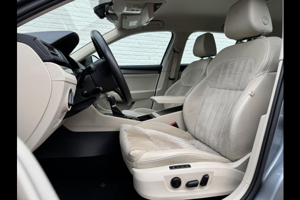 Škoda Superb Combi 1.8 TSI Style Business Automaat Adaptive cruise Climate control Leer/Alcantara Stoelverwarming Apple / Android