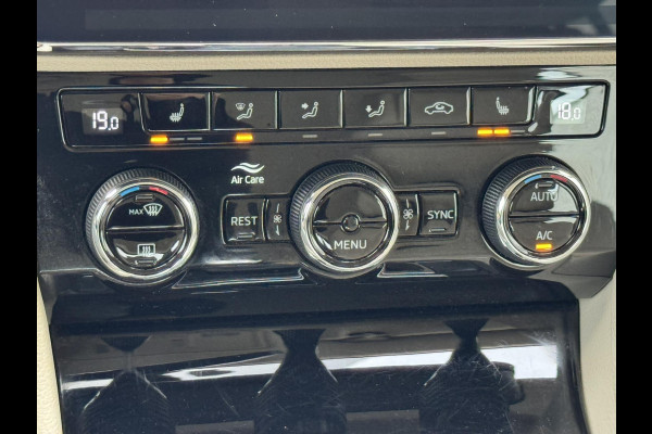 Škoda Superb Combi 1.8 TSI Style Business Automaat Adaptive cruise Climate control Leer/Alcantara Stoelverwarming Apple / Android