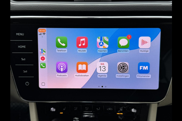Škoda Superb Combi 1.8 TSI Style Business Automaat Adaptive cruise Climate control Leer/Alcantara Stoelverwarming Apple / Android