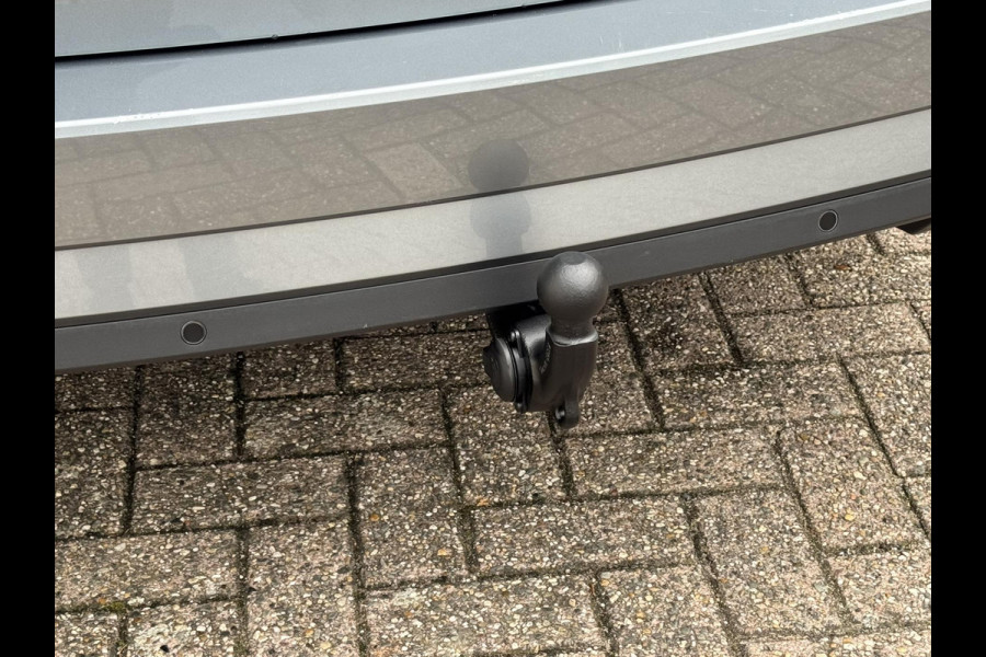 Škoda Superb Combi 1.8 TSI Style Business Automaat Adaptive cruise Climate control Leer/Alcantara Stoelverwarming Apple / Android