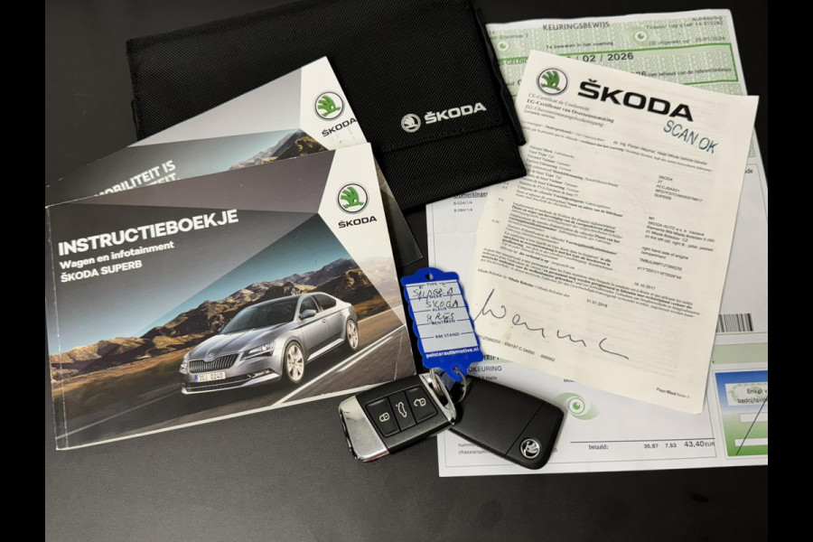 Škoda Superb Combi 1.8 TSI Style Business Automaat Adaptive cruise Climate control Leer/Alcantara Stoelverwarming Apple / Android
