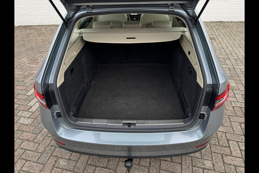 Škoda Superb Combi 1.8 TSI Style Business Automaat Adaptive cruise Climate control Leer/Alcantara Stoelverwarming Apple / Android