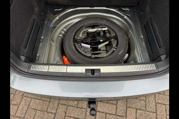 Škoda Superb Combi 1.8 TSI Style Business Automaat Adaptive cruise Climate control Leer/Alcantara Stoelverwarming Apple / Android