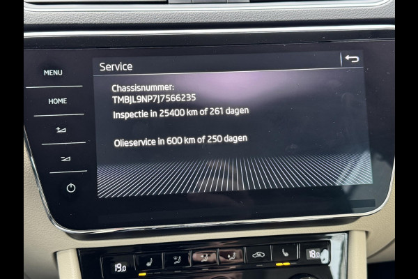 Škoda Superb Combi 1.8 TSI Style Business Automaat Adaptive cruise Climate control Leer/Alcantara Stoelverwarming Apple / Android