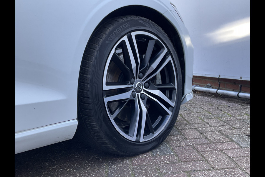 Volvo S60 2.0 T6 340pk AWD Twin Engine R-Design PHEV Pano.dak Leer Stoelverw. V+A