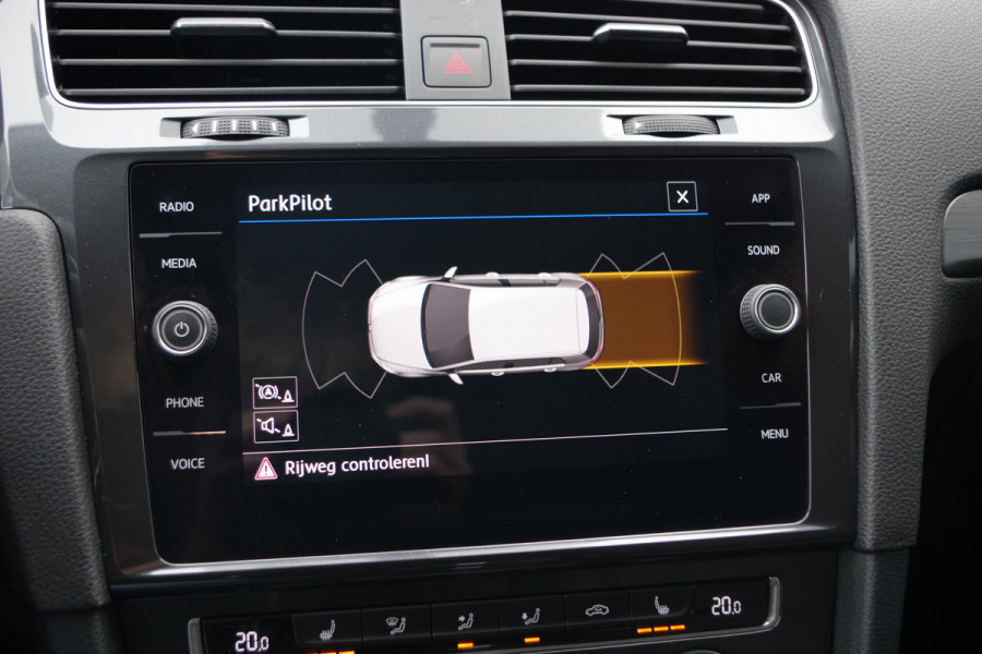 Volkswagen Golf 1.5 TSI 130 PK DSG-Automaat Comfortline BNS, Stoelverwarming, Carplay, Climate Control
