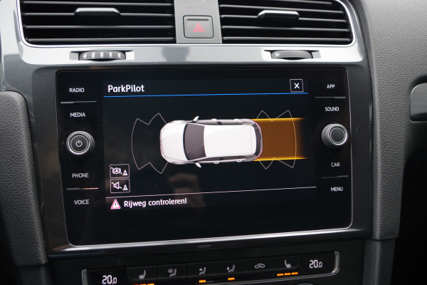 Volkswagen Golf 1.5 TSI 130 PK DSG-Automaat Comfortline BNS, Stoelverwarming, Carplay, Climate Control