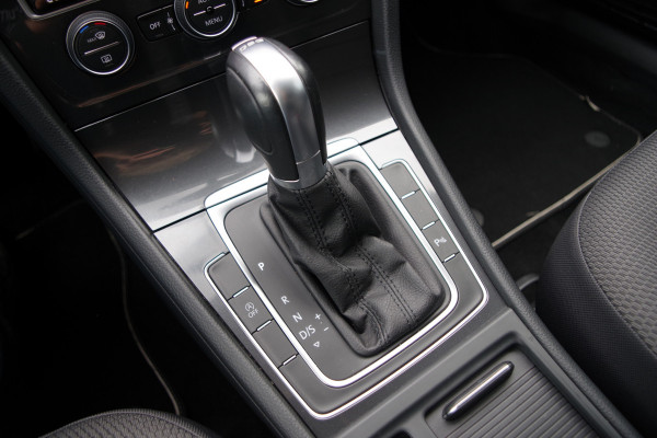 Volkswagen Golf 1.5 TSI 130 PK DSG-Automaat Comfortline BNS, Stoelverwarming, Carplay, Climate Control