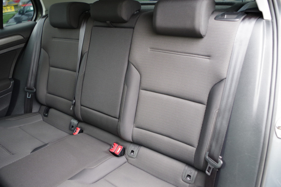 Volkswagen Golf 1.5 TSI 130 PK DSG-Automaat Comfortline BNS, Stoelverwarming, Carplay, Climate Control