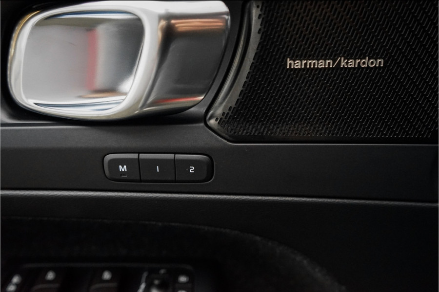 Volvo XC40 2.0 T5 AWD R-Design Pano Camera ACC 20" Volvo XC40 2.0 T5 AWD R-Design Pano Camera ACC 20"