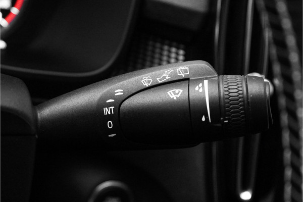 Volvo XC40 2.0 T5 AWD R-Design Pano Camera ACC 20" Volvo XC40 2.0 T5 AWD R-Design Pano Camera ACC 20"