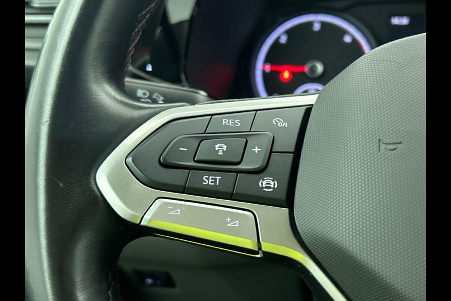 Volkswagen Transporter 2.0 TDI L2H1 Dubbele Cabine Highline Automaat Navigatie Carplay Parkeersensoren Trekhaak Cruise control (Acc) 6-zits Euro6