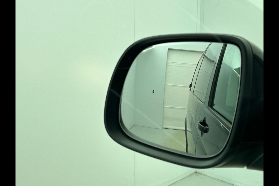 Volkswagen Transporter 2.0 TDI L2H1 Dubbele Cabine Highline Automaat Navigatie Carplay Parkeersensoren Trekhaak Cruise control (Acc) 6-zits Euro6