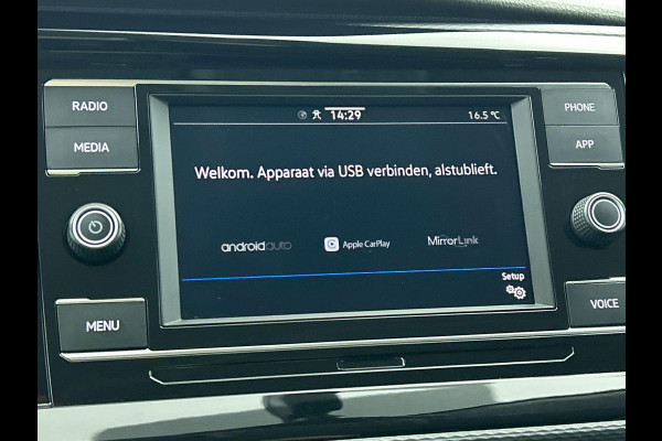 Volkswagen Transporter 2.0 TDI L2H1 Dubbele Cabine Highline Automaat Navigatie Carplay Parkeersensoren Trekhaak Cruise control (Acc) 6-zits Euro6